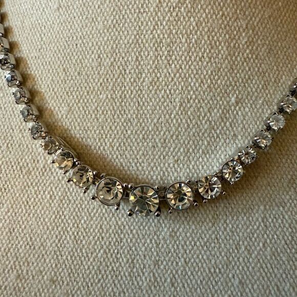 Vintage Monet Signed Silver Plated Clear Crystal Chocker Necklace. - Picture 3 of 10